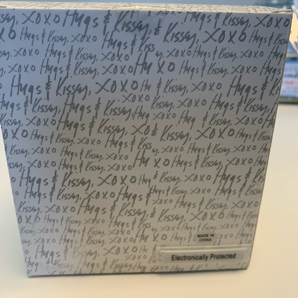 XOXO 3 piece boxed earring set. New - Picture 7 of 9